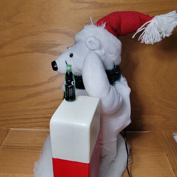 Vintage Coca-Cola Fiber Optic Polar Bear with Coke Soda Machine Christmas Decor. - Picture 4 of 16